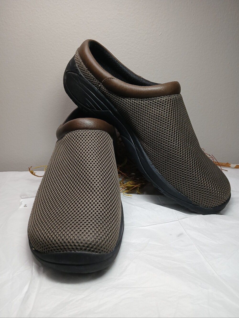 Merrell Men's Brown Mesh Slip-On Clogs Shoes Sz 14W Air Cushion Comfort Fall